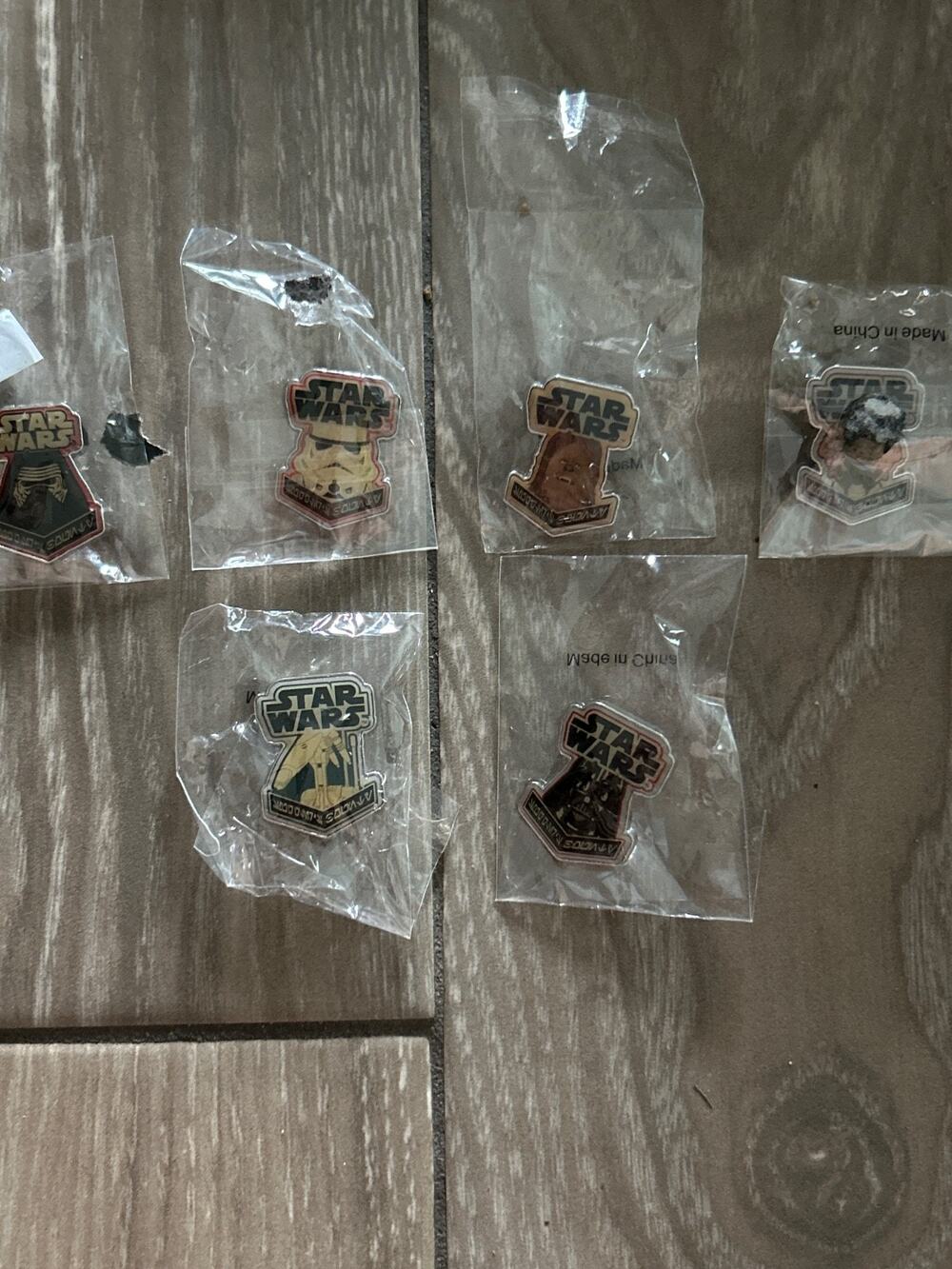 Star Wars Smuggler's Bounty Enamel Pin Lot of 6 - New Sealed (Boba Fett, R2-D2)